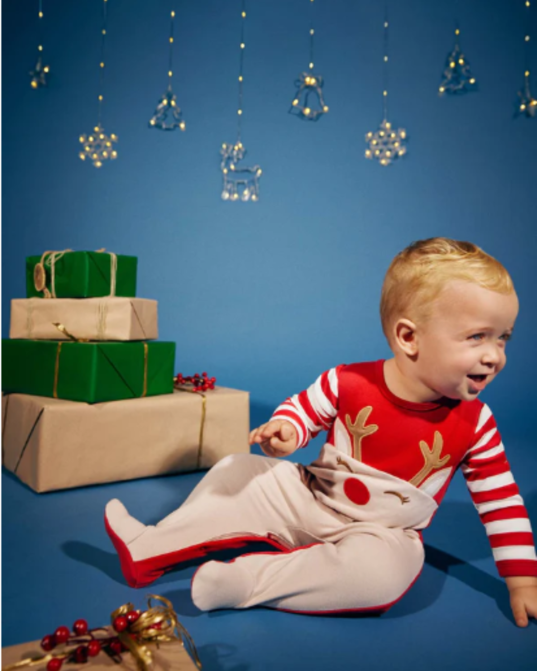 Ysabel Mora Tutina Neonati Natalizia