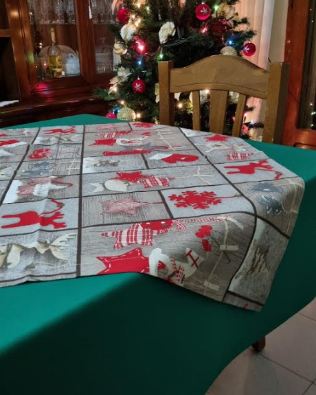 Via Roma 60 Centrotavola Natalizio 90x90cm