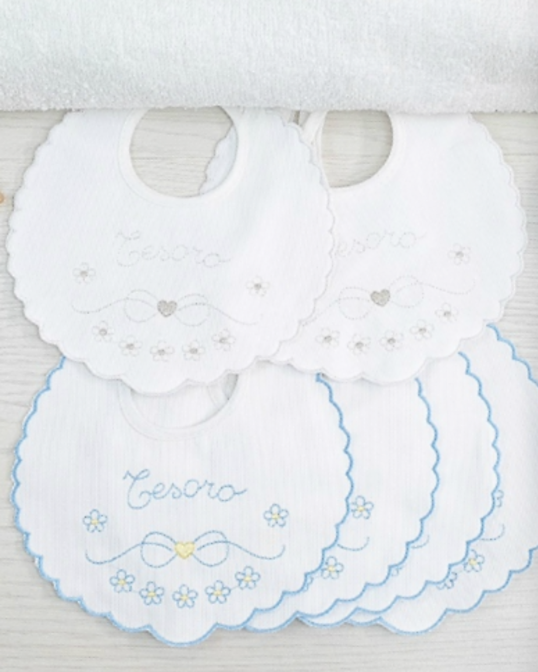 Mio Piccolo Bavetta Ricamata Cotone Piquet Dis.003