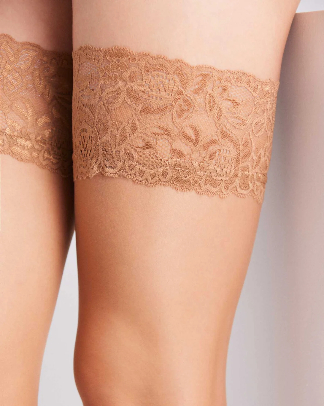 Ysabel Mora Autoreggente 15 Den